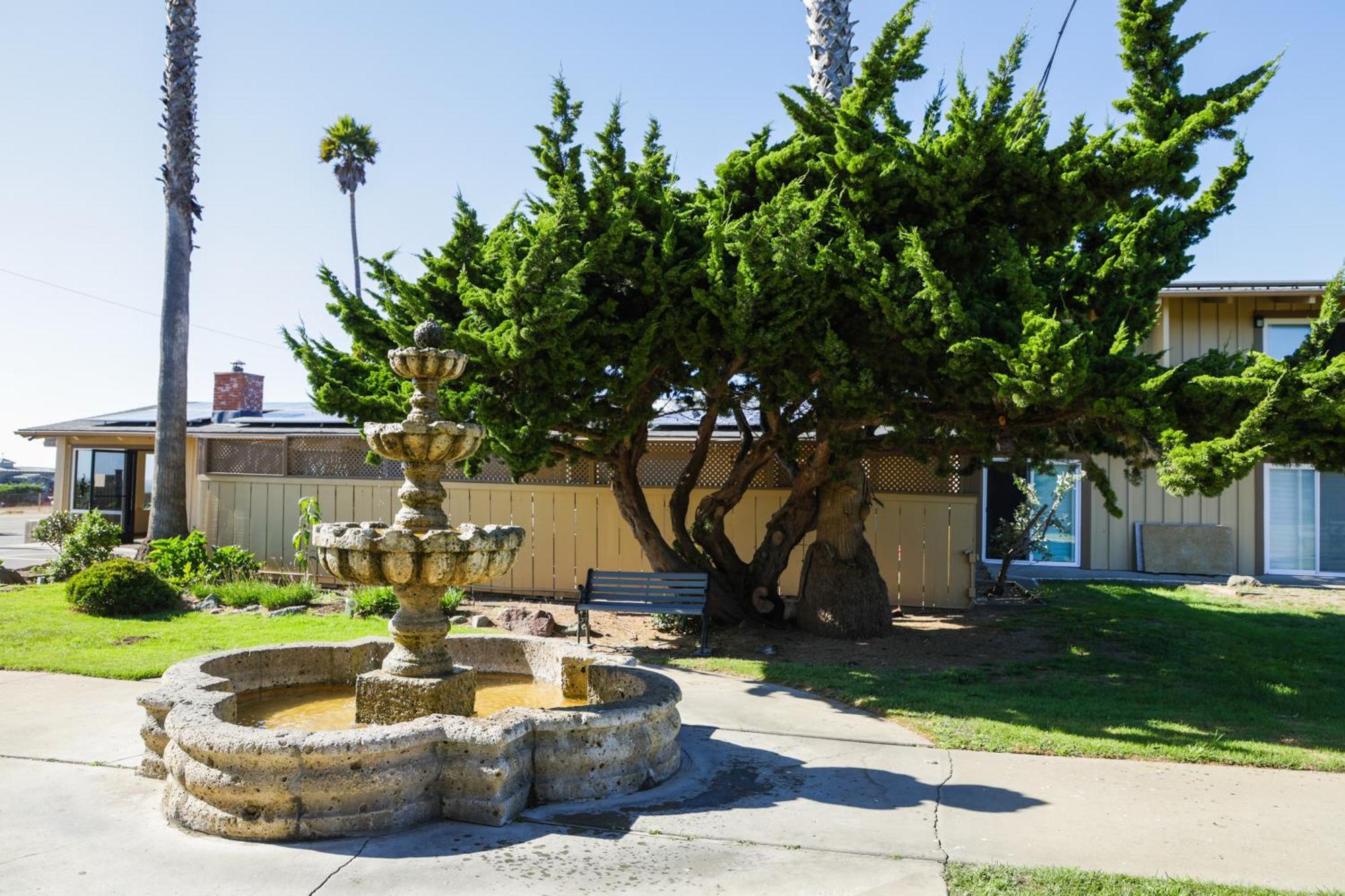 Silver Surf Motel San Simeon Eksteriør billede